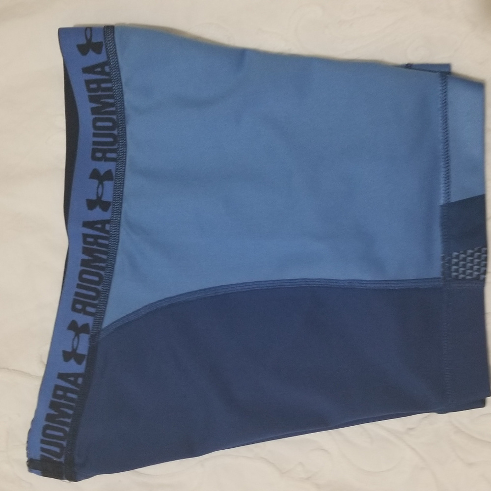 Under Armour running short